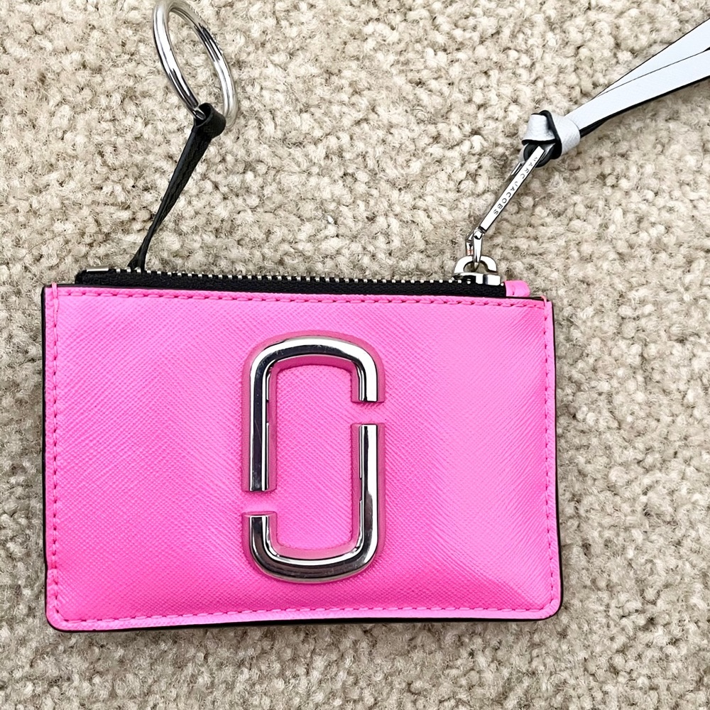 Marc Jacobs top zip multi wallet